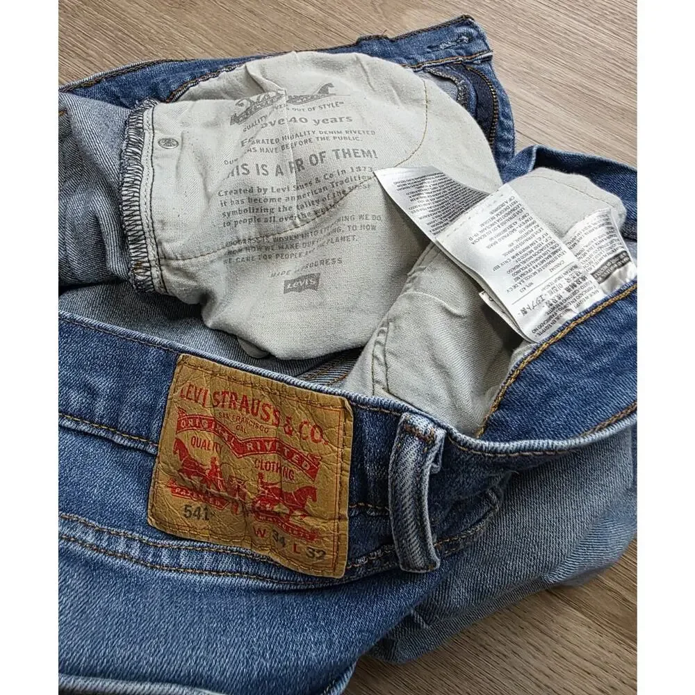 Levi's 541 Athletic Fit Jeans Men's 34x32 Light Wash Stretch Denim